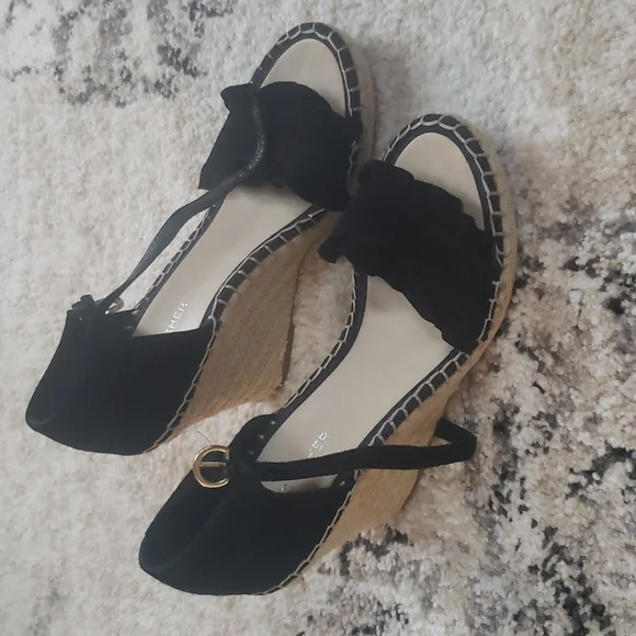 Gently worn Marc Fisher wedge sandals size 8 - Picture 1 of 6